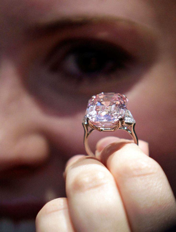 10 Most Expensive Jewelery Pieces In The World