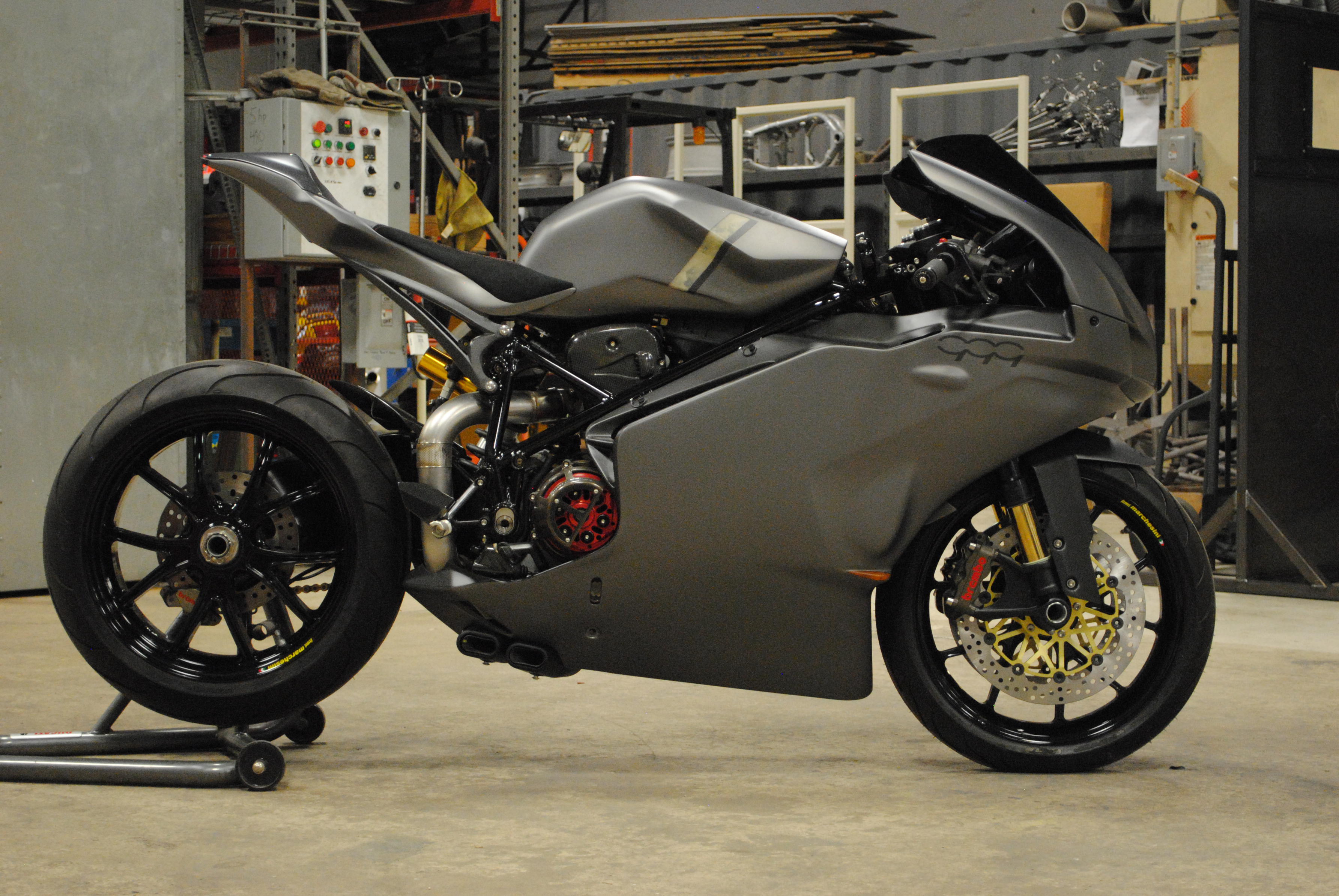 Ducatti 999 series - Custom