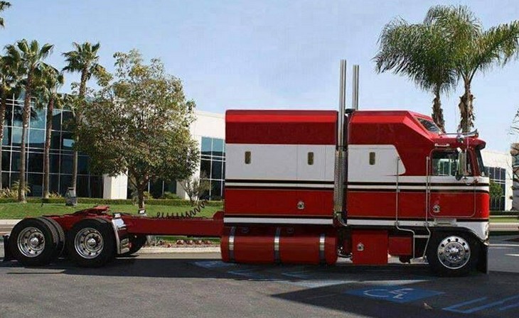 The cabover model from Kenworth -- the Aerodyne (r)