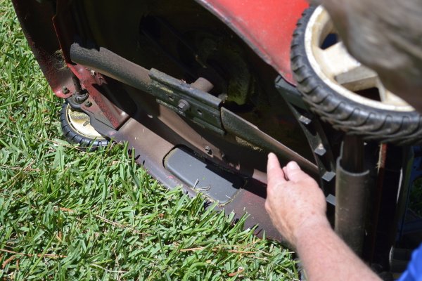Lawnmower Maintenance - Do It Yourself!