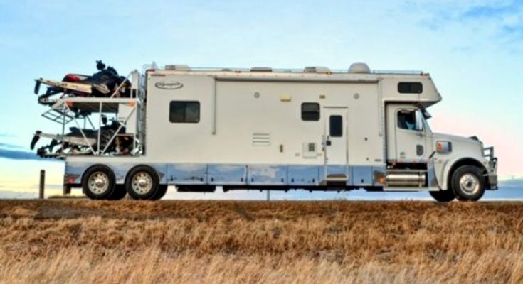 Big Snowmobile Toterhome